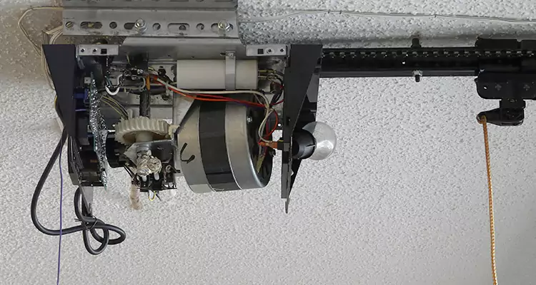 Emergency Garage Door Opener Repair in East Lake, FL