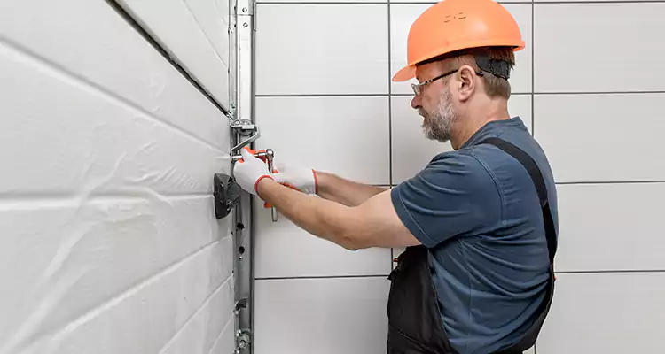 Emergency Garage Door Repair in East Lake, FL