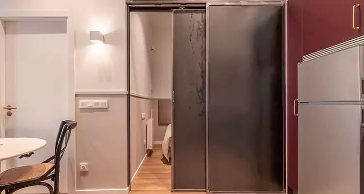 We Fix Closet Sliding Door in East Lake, FL