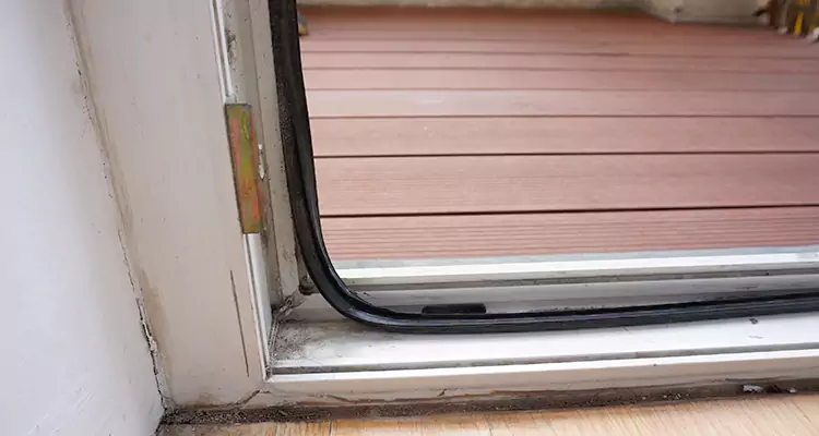 Why Choose Us for Leaking Sliding Glass Door Repair in East Lake, FL?
