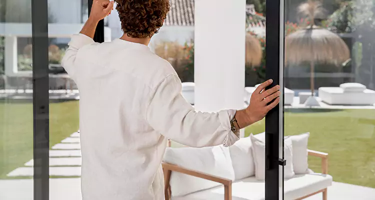 Sliding Screen Door Maintenance for Closing Issues in East Lake, FL